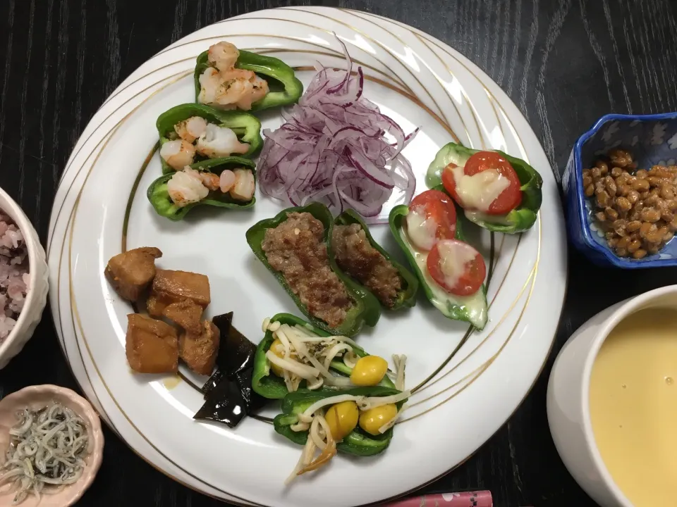 Snapdishの料理写真:ピーマンいろいろ詰め物|バジルママさん