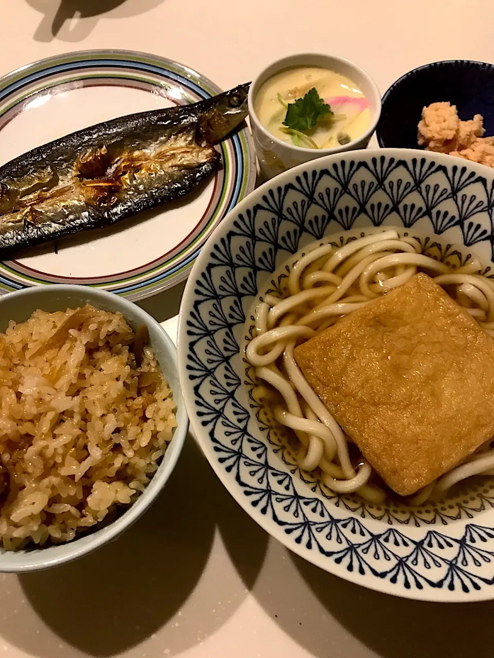 Snapdishの料理写真:炊き込みご飯☆きつねうどん☆さんまの開き☆たらもサラダ☆茶碗蒸し|とまこ(*^o^*)さん