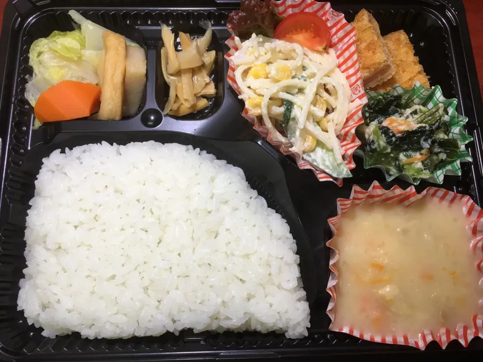 Snapdishの料理写真:お任せメニュー 日替わり宅配弁当 豊川市豊橋市一部エリア配達|Naokazu Kuritaさん