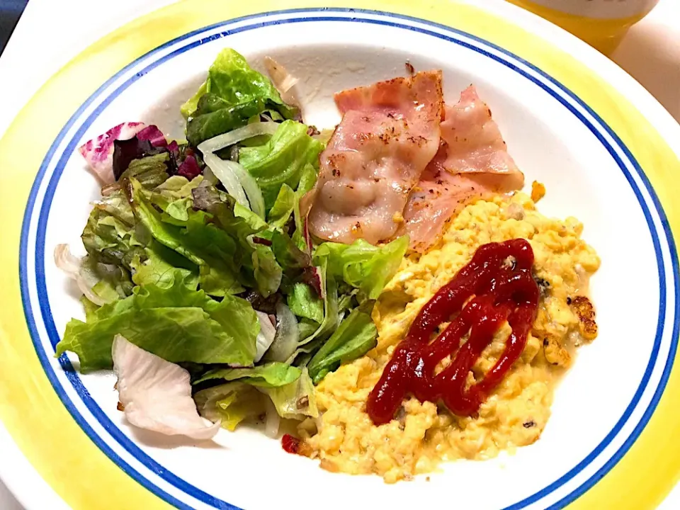 土曜日の朝食😋和風スクラブルエッグ|アライさんさん