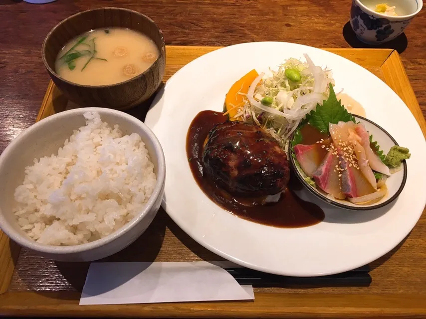 ハンバーグ＆胡麻カンパチ定食|chan mitsuさん