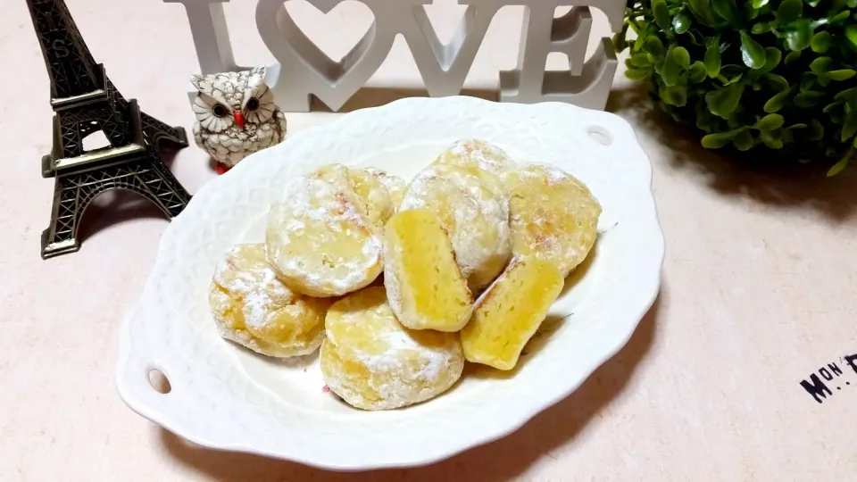 Snapdishの料理写真:♡リユサさんの♡フライパンで作れる◆ホワイトチョコのスノーボールクッキー♡|ずんこたんさん