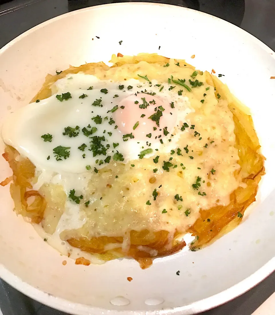 keitanの料理 スイスの郷土料理 ローシュティ Rosti！目玉焼きノセ😉|keitanさん