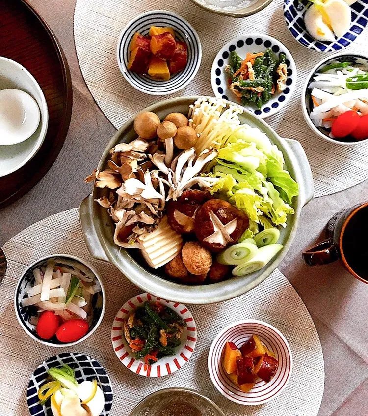 鍋の季節になりました😋きのこ鍋でほかほか晩ご飯🍄|あしゃぱんさん