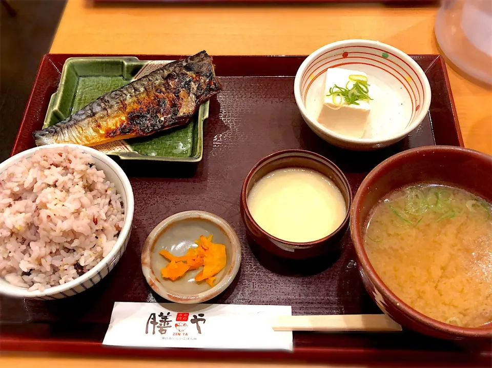 Snapdishの料理写真:膳や。大阪
焼きサバ定食|かんち☆さん