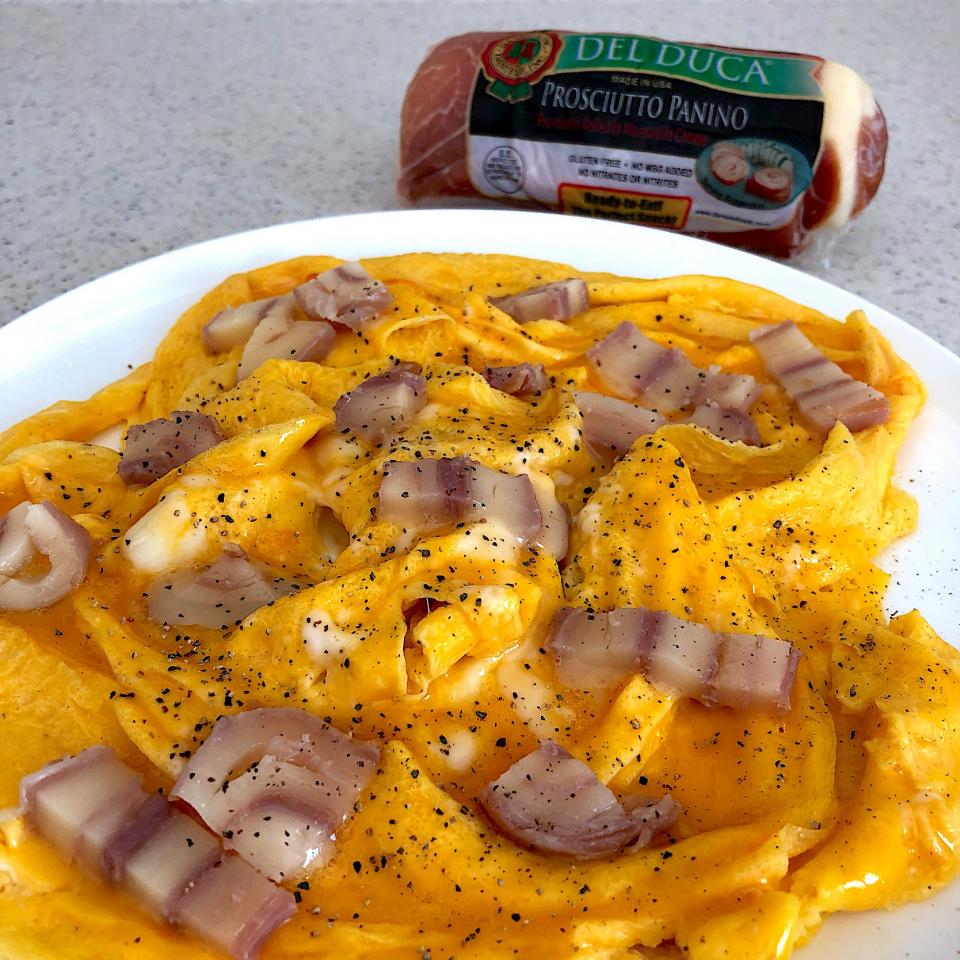 ダニエレ プロシュートパニーノコストコ モッツァレラチーズのプロシュートハム巻き を使ったオムレツ ヨッチャン Snapdish スナップディッシュ Id 5z4fea