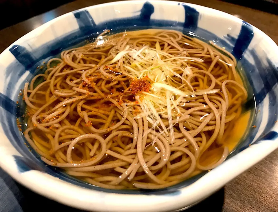 けふは、ロカボ出来ない場所なので、一杯の掛け蕎麦で遅めの昼餉🍜|にゃあ（芸名）さん