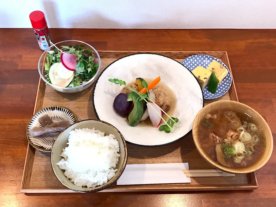 肉団子に餡かけとお味噌汁|かるめらさん