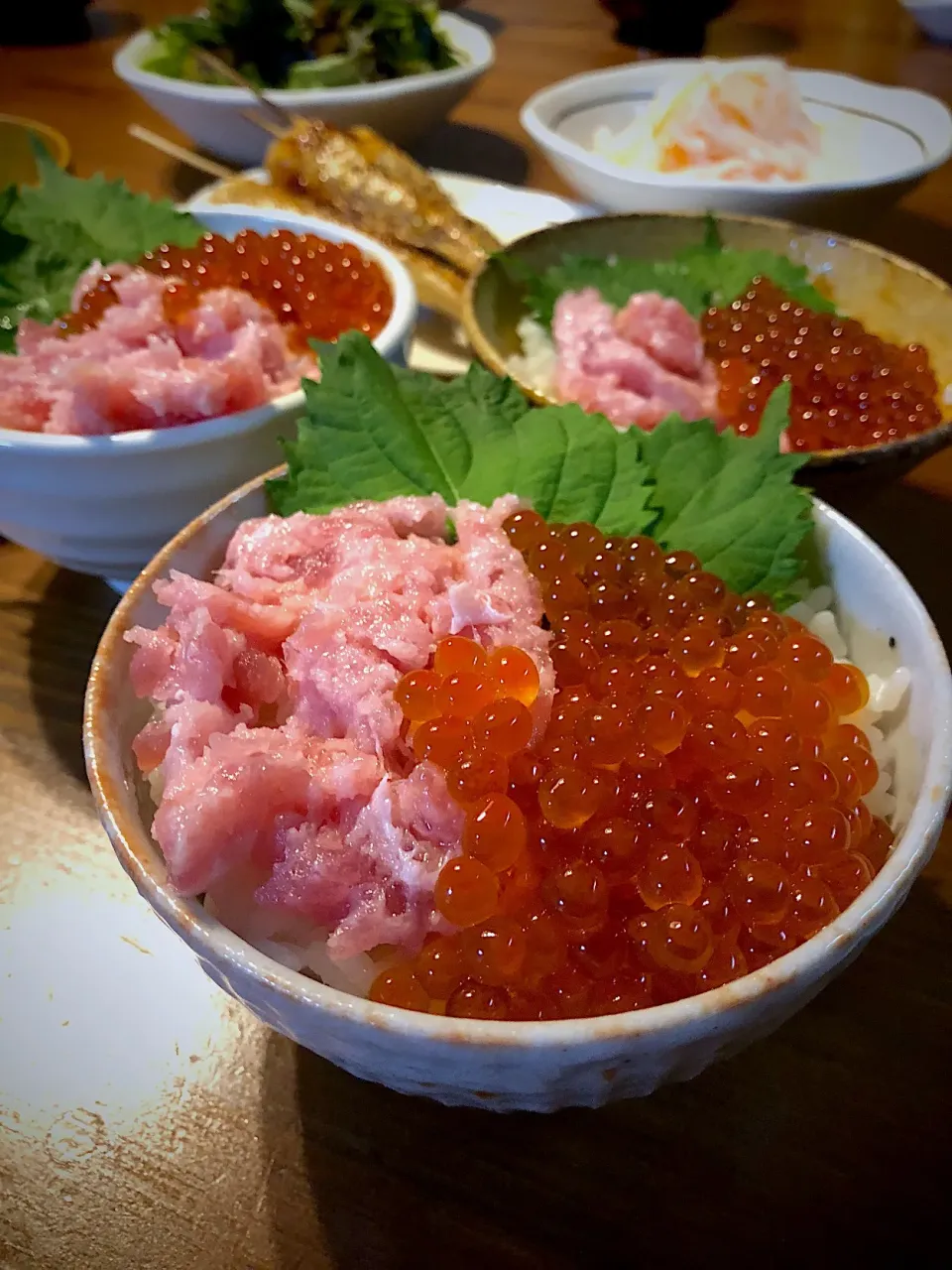 Snapdishの料理写真:10/28の夕食 いくらねぎとろ丼|yoneさん