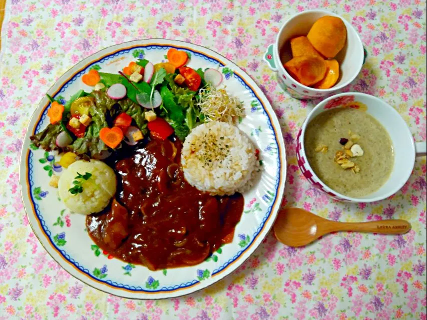 カレー、ポルチーニの茸スープ|越智　佳子さん