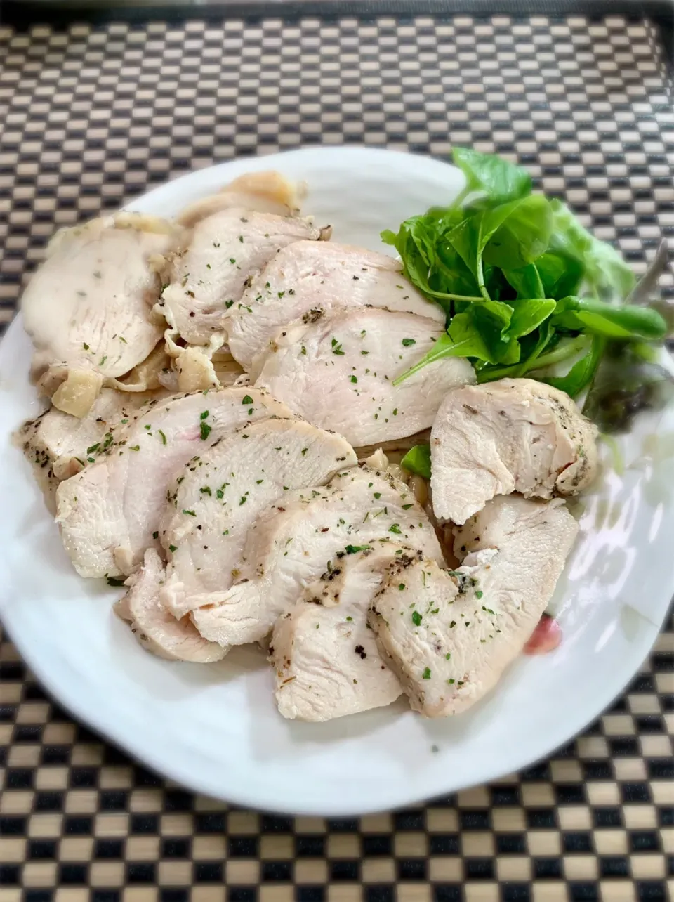 tachiさんの料理 やわらかチキン！  フライパンで出来る簡単蒸し鶏|tachiさん