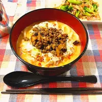 Snapdishの料理写真:#担々うどん  #えのきベーコン ＋ブロッコリー🥦の炒め物|ごはん🤤🍴さん