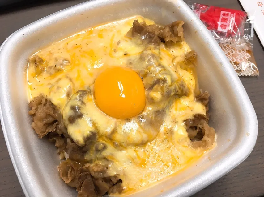 みんな大好きチーズカルボ牛丼 テイクアウト|chan mitsuさん