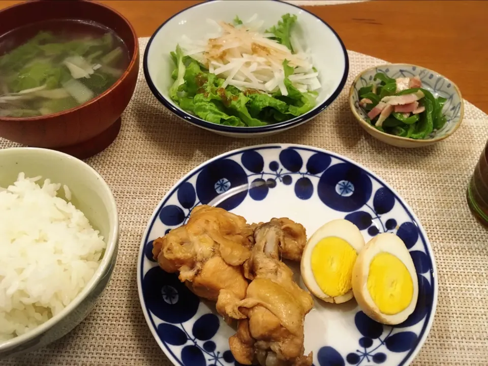 18/10/29 夕飯♪ 手羽元のさっぱり煮 ピーマンとベーコンの炒め物 白菜スープ|ikukoさん