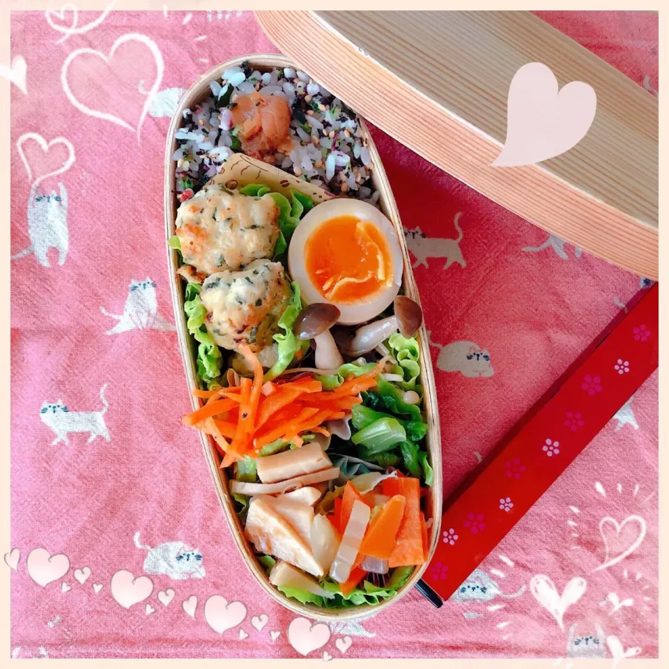 Snapdishの料理写真:１０／３０ ｔｕｅ
シソつくね弁当🍴|rinaronarさん