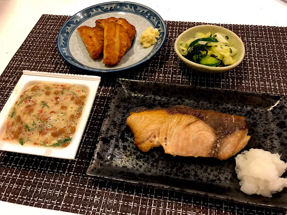 Snapdishの料理写真:#ぶりの塩焼き 
#れんこんのさつま天
#きゅうりとキャベツの浅漬け
 #カリカリ梅納豆|ゆぺこさん