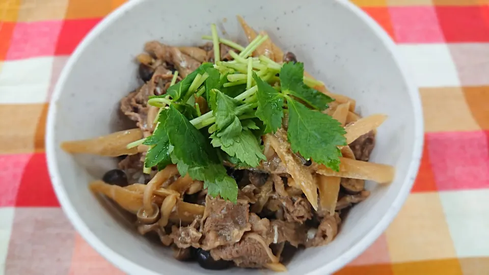 牛肉の柳川風丼|よっしー(=^ェ^=)さん