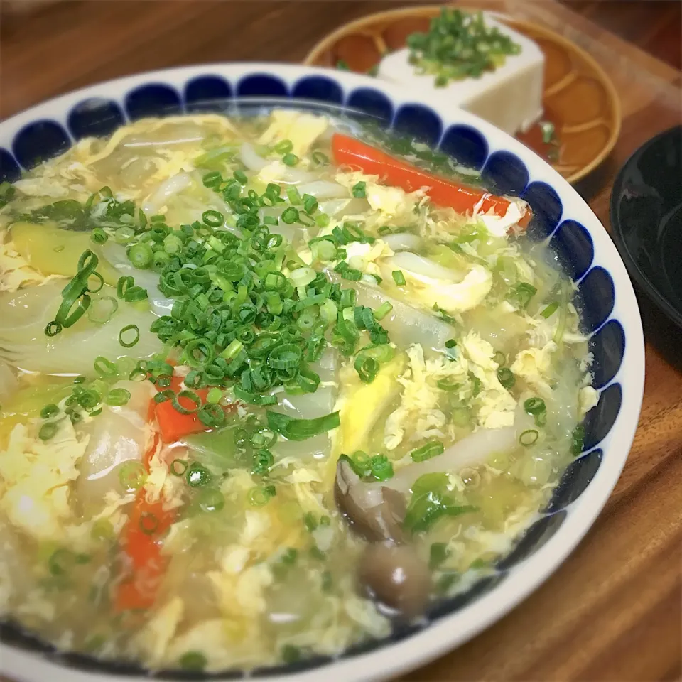 Snapdishの料理写真:たまごあんかけうどん
野菜もいっぱい|Nilsさん