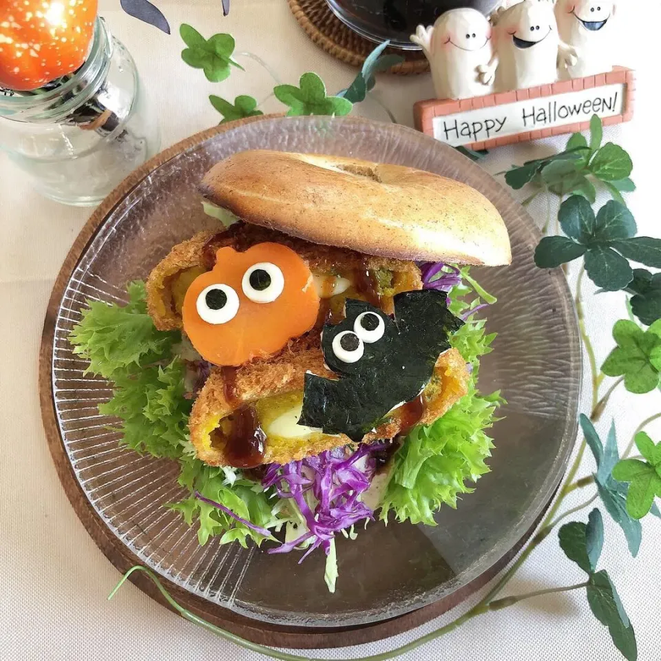 10/31🎃Happy Halloween👻チーズ入りかぼちゃコロッケベーグルサンド🎃
#お昼ごはん #ランチ #おうちごはん #おうちカフェ #チーズ入りかぼちゃコロッケ #ベーグル #ベーグルサンド|Makinsさん