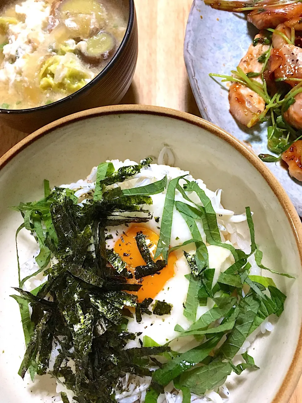 Snapdishの料理写真:しらすとろろ丼(´◡`๑)|さくたえさん