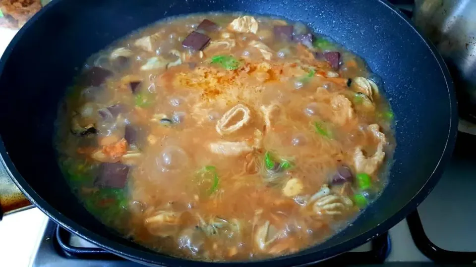 蚵仔面线 - thin noodle soup with oysters, chitlin and blood pudding|steven z.y.さん