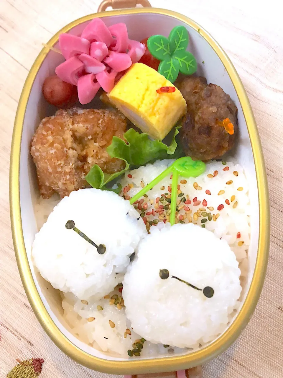 Snapdishの料理写真:ベイマックスこ握りお弁当|Yuki Kawasumiさん