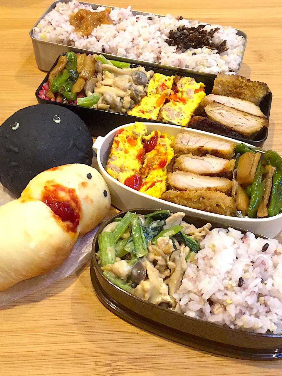 11/1の娘ちゃん&息子くん弁当🍱
息子くん車内用朝ごぱん🥐
 #弁当  #あさごぱん|ままみさん