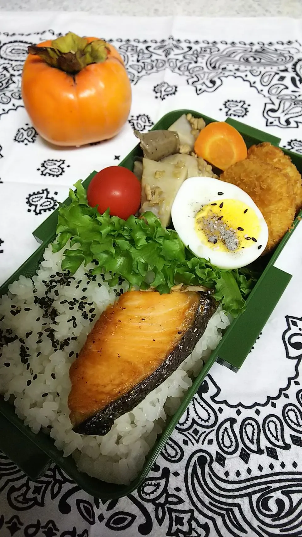 Snapdishの料理写真:夫お弁当 #焼き鮭 #里芋 #コロッケ|かねしろ食堂さん