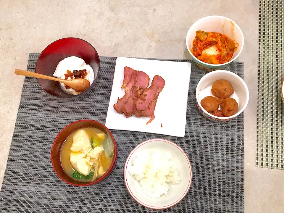 Snapdishの料理写真:納豆キムチ朝ごはん|せつをkitchenさん