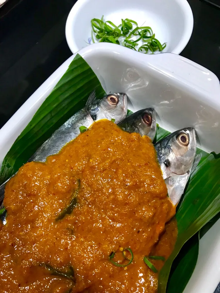 Grilled Sambal Fish in Banana Leaves|Joha Hassanさん