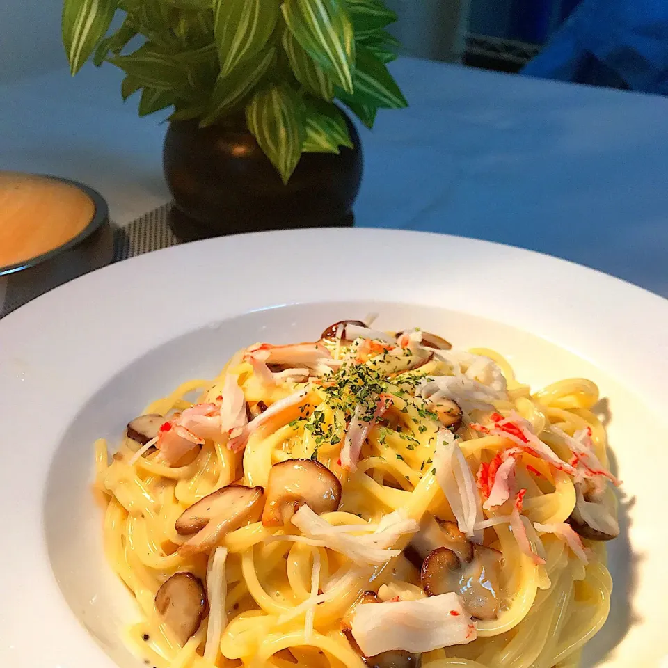 きのこ🍄とクリ〜ミィ〜チ〜ズのカルボナ〜ラ🍝でございます。ごゆっくりお召し上がり下さい。😌|Sの食卓さん