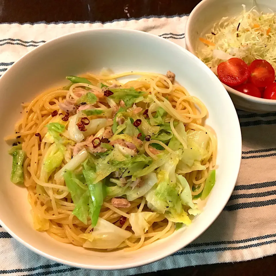 Snapdishの料理写真:ツナとキャベツのパスタ🍝|純さん