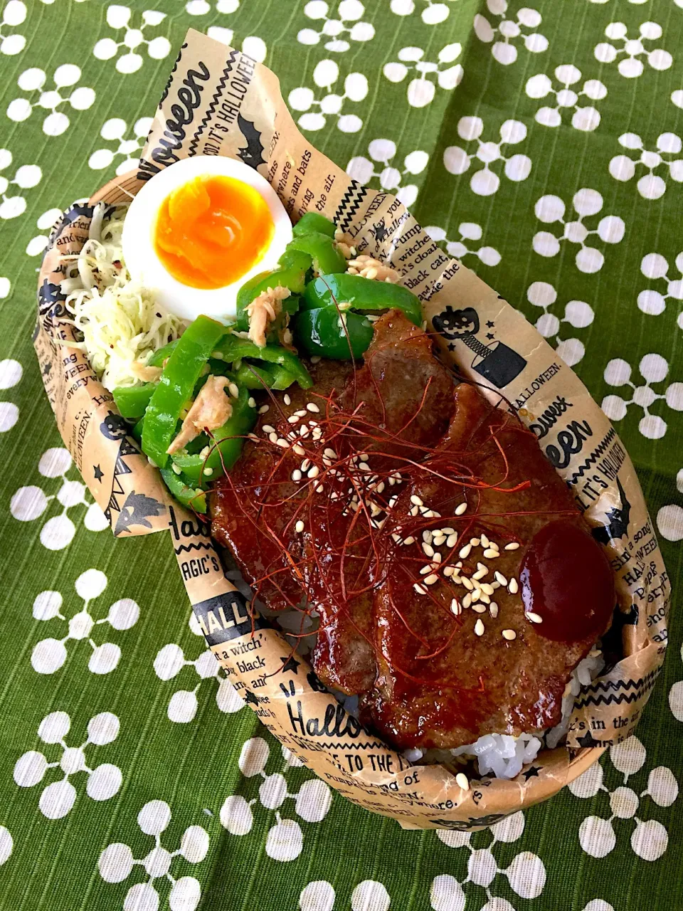 焼肉(ヒウチ)弁当🐂|udomegu☆さん