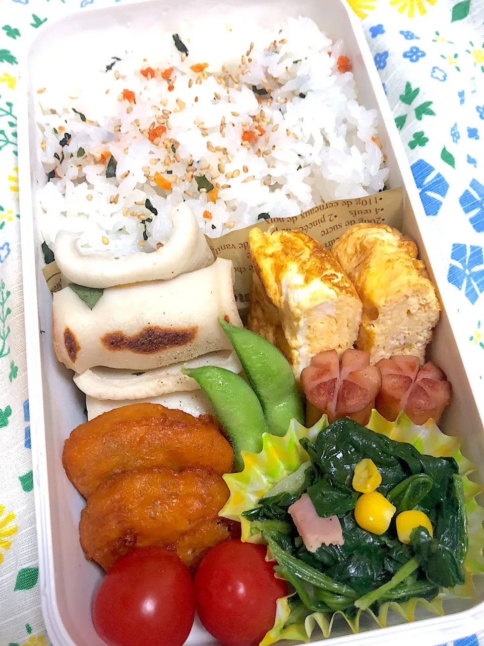 11.2☆旦那弁当
卵焼き
ちくわの大葉チーズくるくる
ホルモン唐揚げ
ウィンナー
枝豆
ほうれん草のソテー|のん∞さん