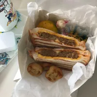 Snapdishの料理写真:ハンバーグサンド