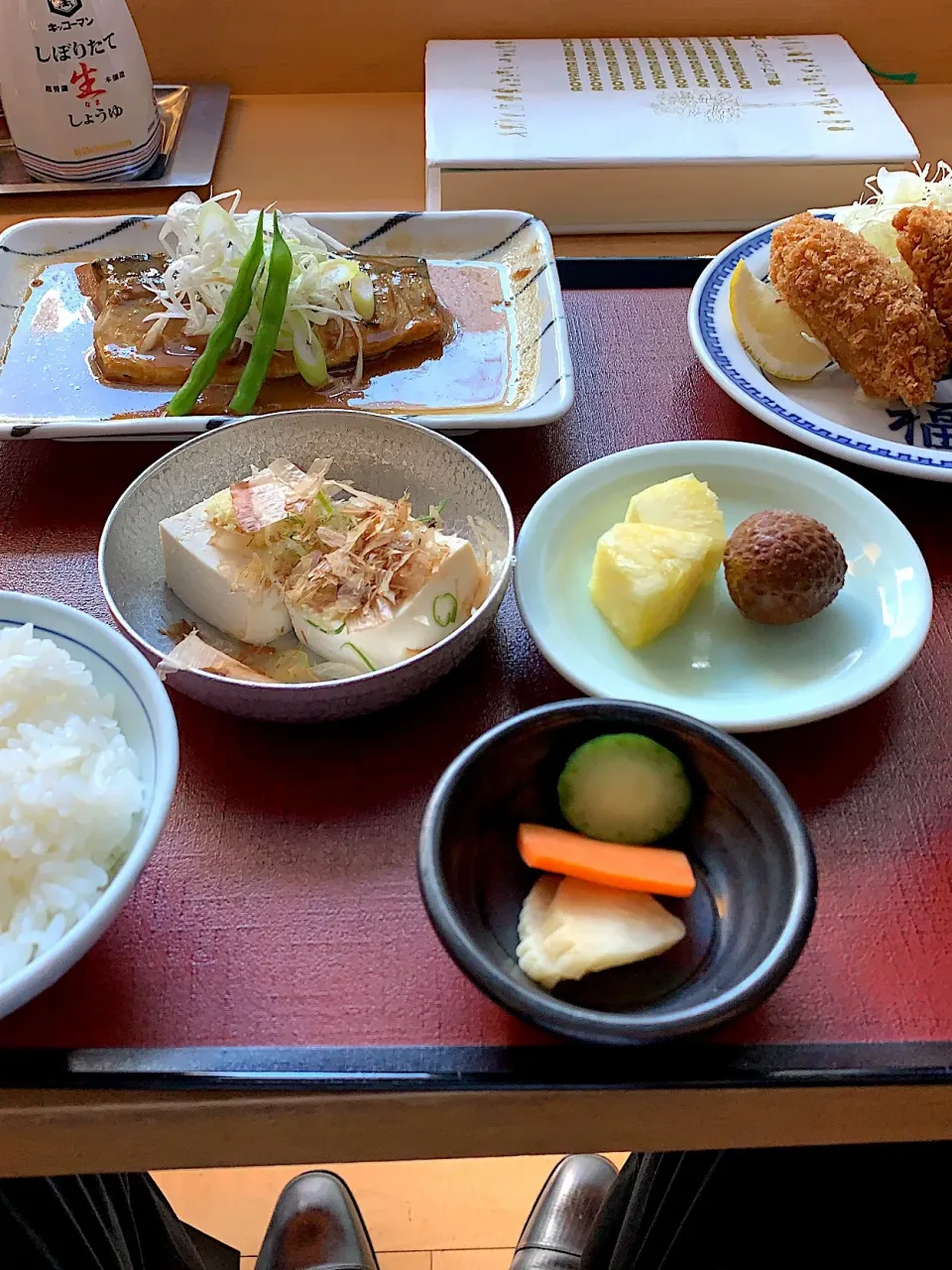 サバ味噌煮/広島産カキフライ/冷奴/温ソーメン|山内博之さん