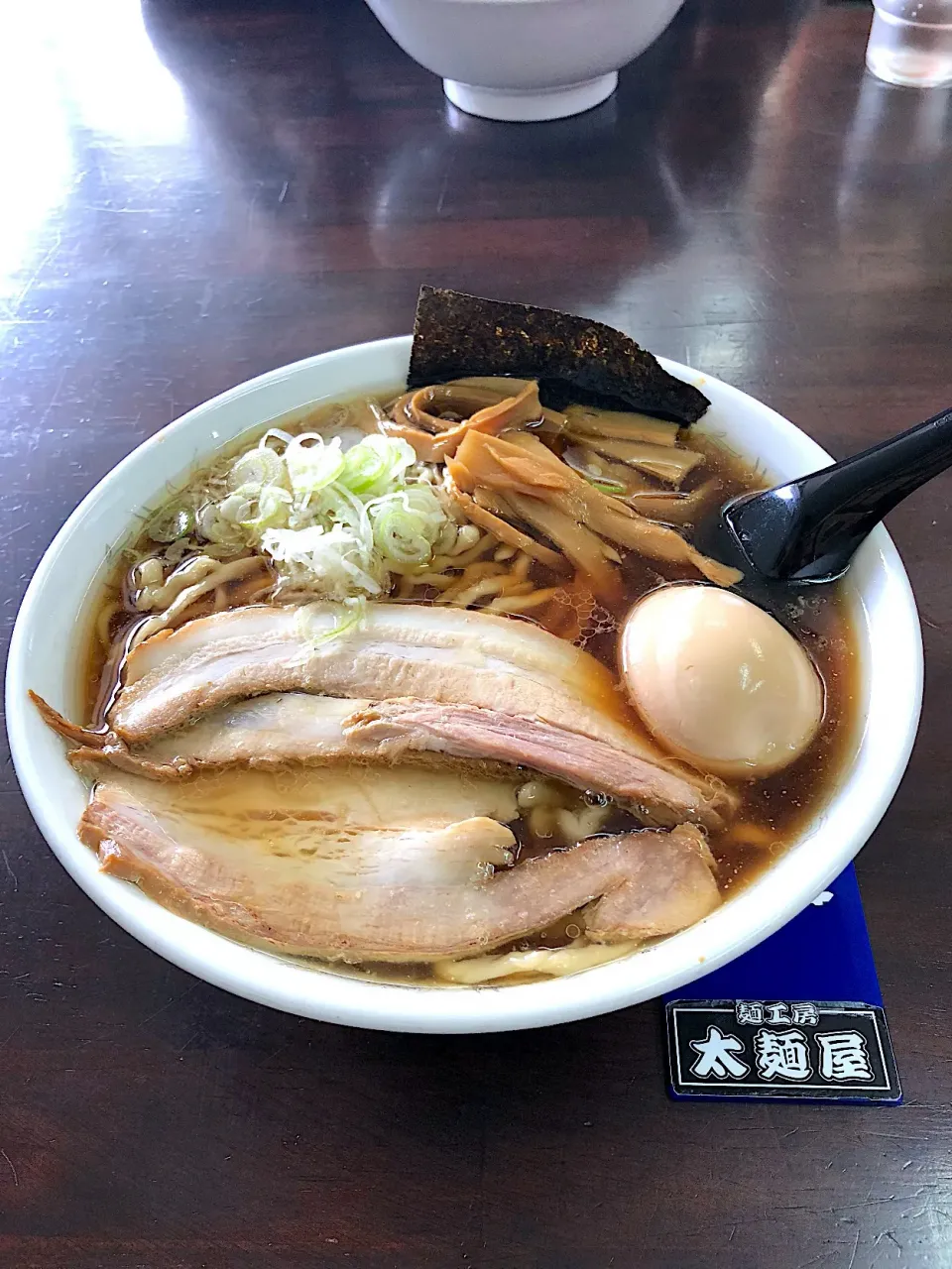 Snapdishの料理写真:太麺屋 太麺、あぶらっぽく、普通盛+半熟味玉|たびもかさん