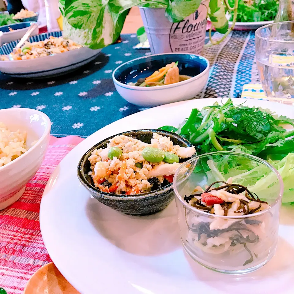 高野豆腐の炒り豆腐と、切り干し大根とあらめの梅和え|ひよこ豆さん