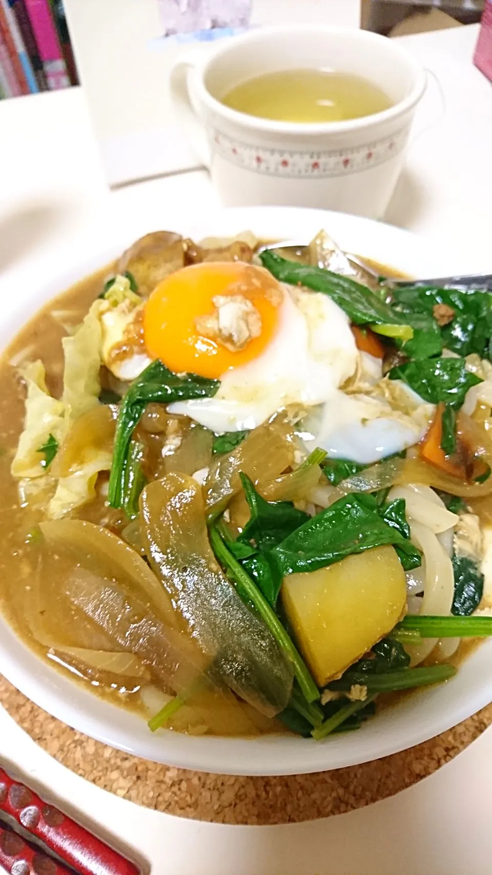 具だくさんカレーうどん #カレー #リメイク #ほうれん草 #めんつゆ|やのさん