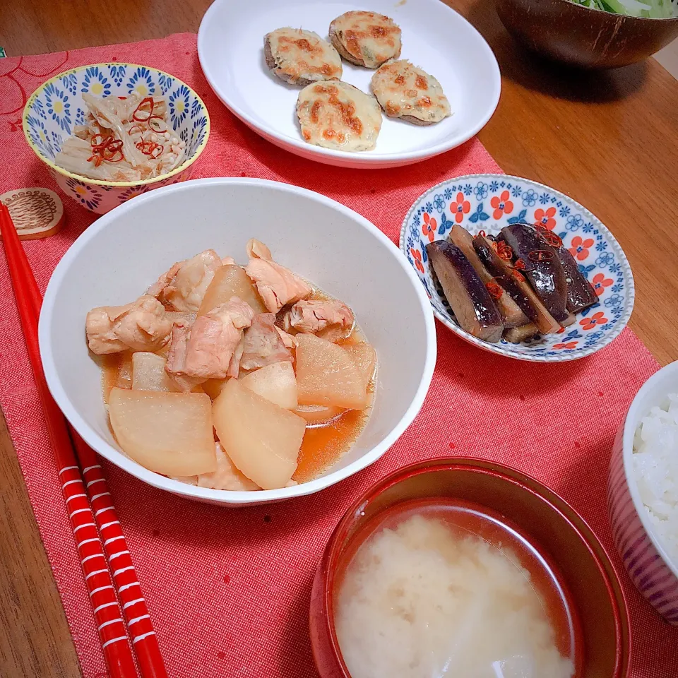 Snapdishの料理写真:鶏大根の煮物＊|deniさん