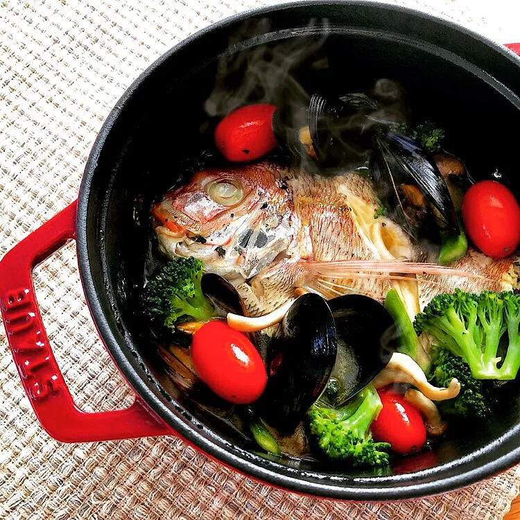 朝ごはんを食べよう🤗小鯛とムール貝のアクアパッツァで朝ごはん🥘🐟|あしゃぱんさん