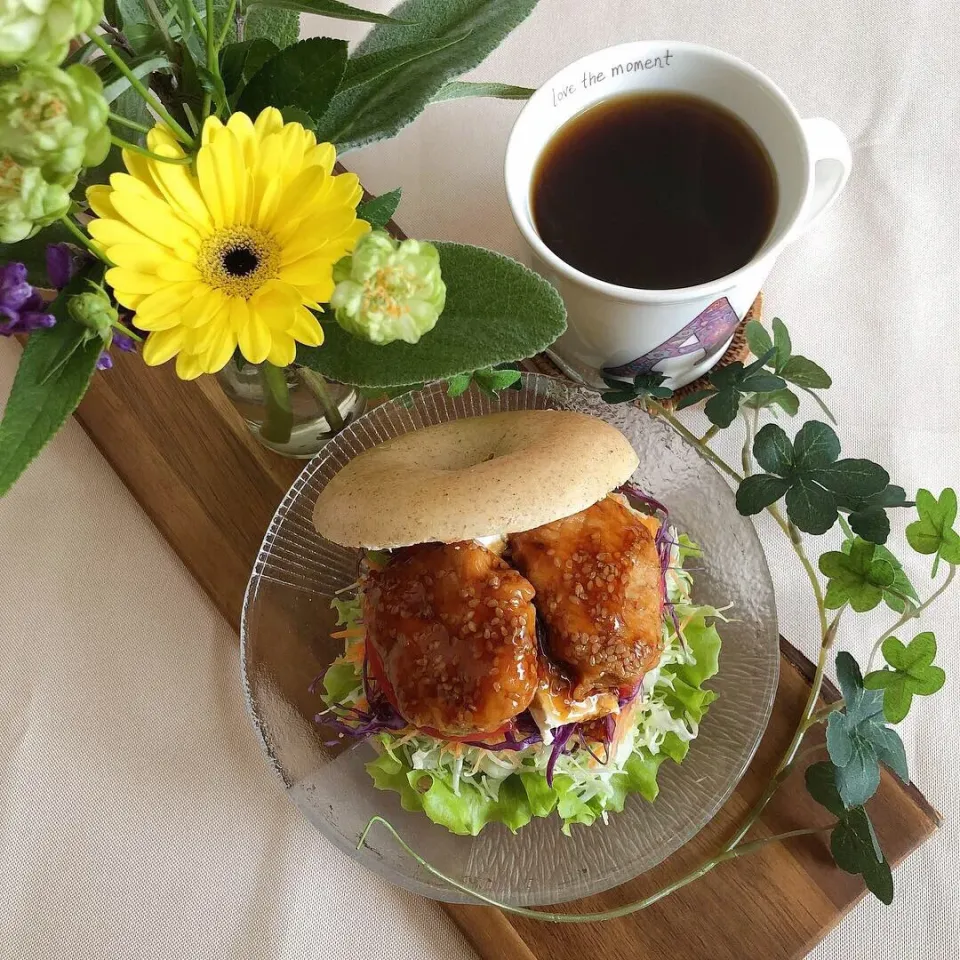 Snapdishの料理写真:11/3❤︎照り焼きチキン&クリームチーズベーグルサンド❤︎
#おうちごはん #おうちカフェ #照り焼きチキン #クリームチーズ #ベーグル #ベーグルサンド|Makinsさん