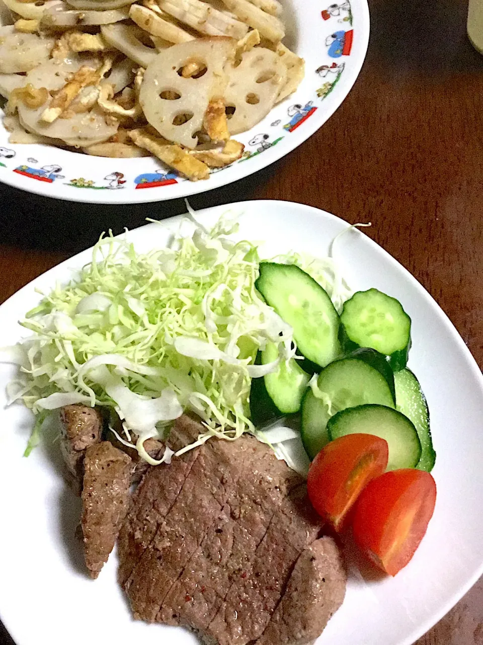 牛ランプステーキ  蓮根のきんぴら  サラダ🥗|掛谷節子さん