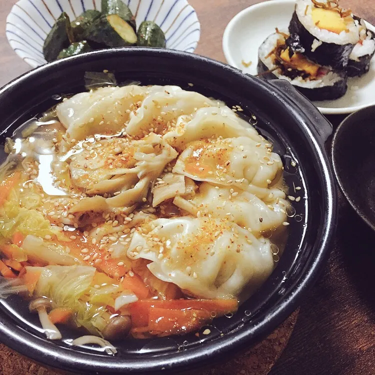 Snapdishの料理写真:餃子鍋|はるなさん