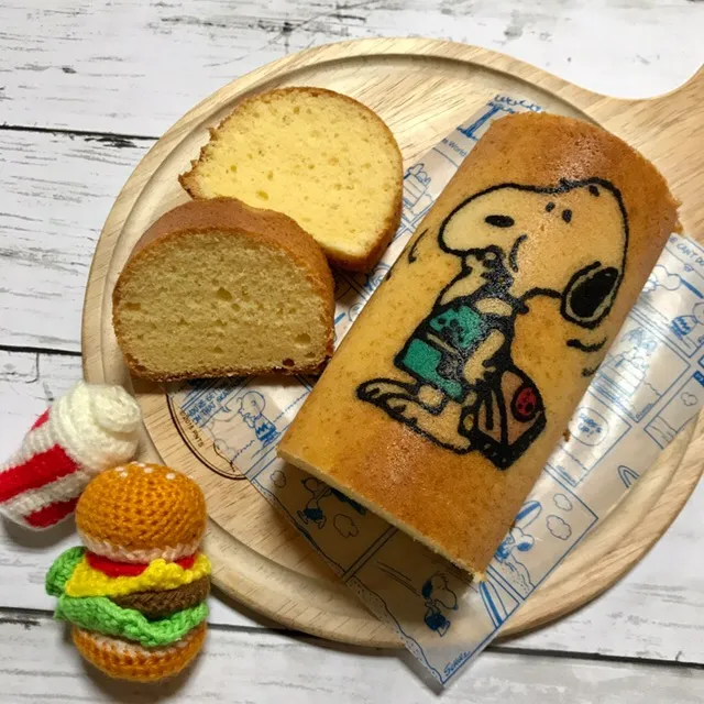 Snapdishの料理写真:スヌーピーのデコパウンドケーキ|namimoさん