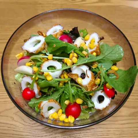 「香ばし生ちくわ」を使ってみたSnapdishの料理・レシピ写真:『畑のカラフルラディッシュと一正蒲鉾のちくわでサラダ』