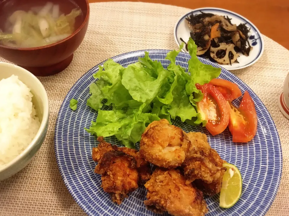 18/11/04 夕飯♪ 鶏竜田揚げ ひじきと蓮根の煮物 白菜スープ|ikukoさん