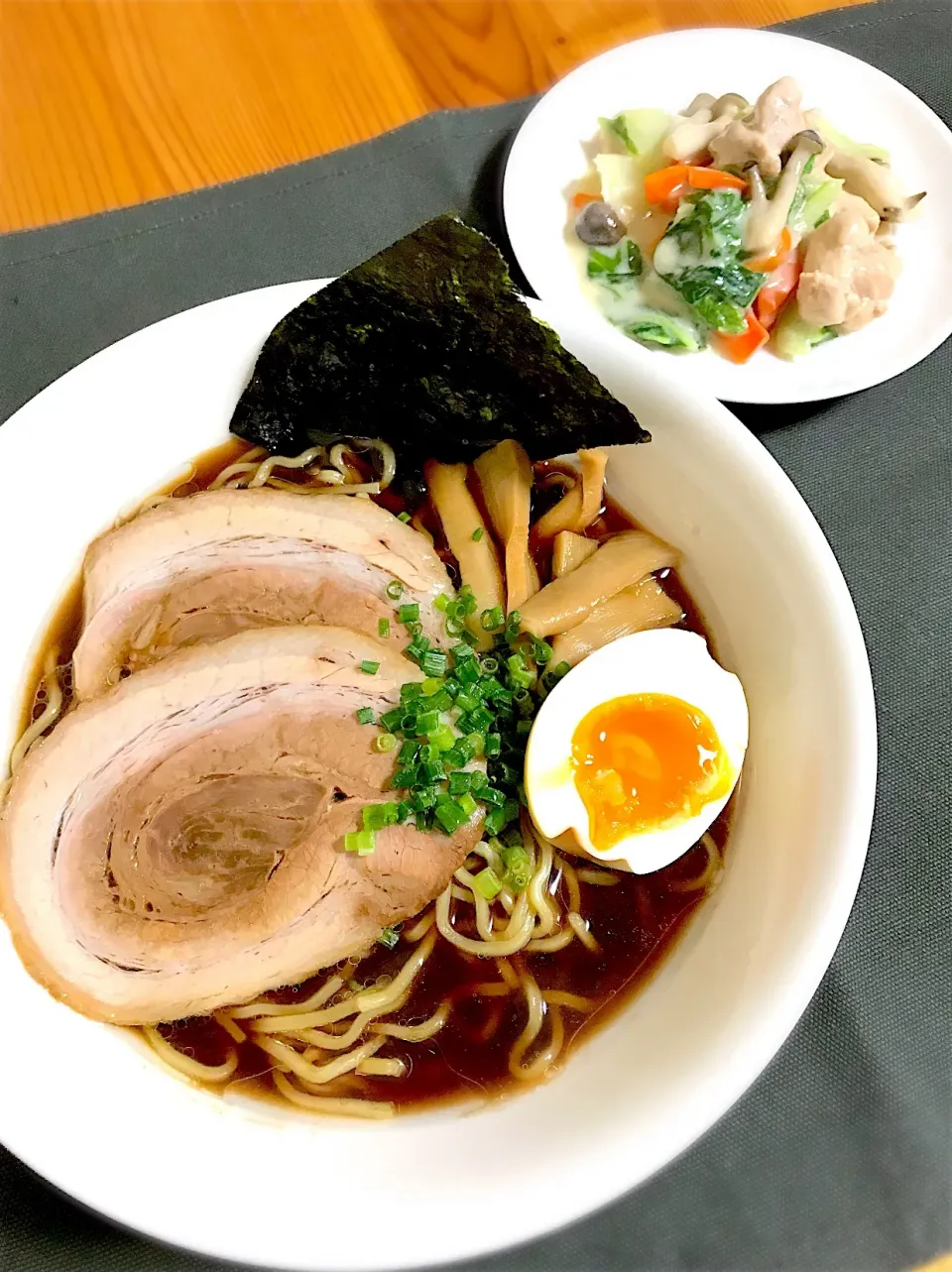 【チルド麺】醤油ラーメン、基本の煮卵（味玉）、白菜のクリーム煮|sayaさん