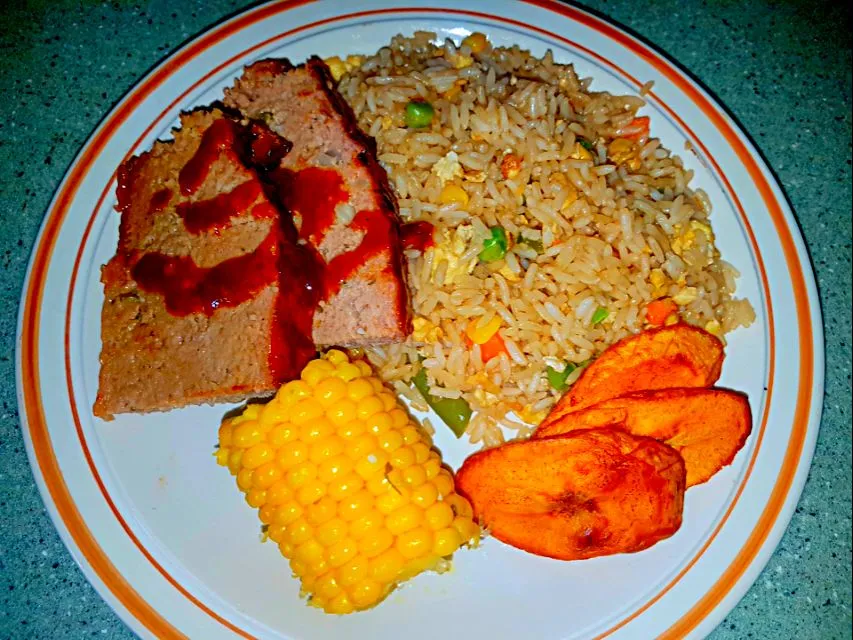 Turkey & Beef Meatloaf, Egg Fried Rice Steamed Corn on the Cob and Fried Plantains|Juan Simmsさん