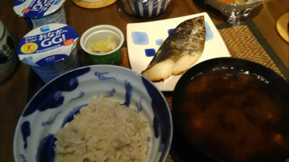 サワラの西京漬け＆納豆＆豆腐の味噌汁|まぐろさん